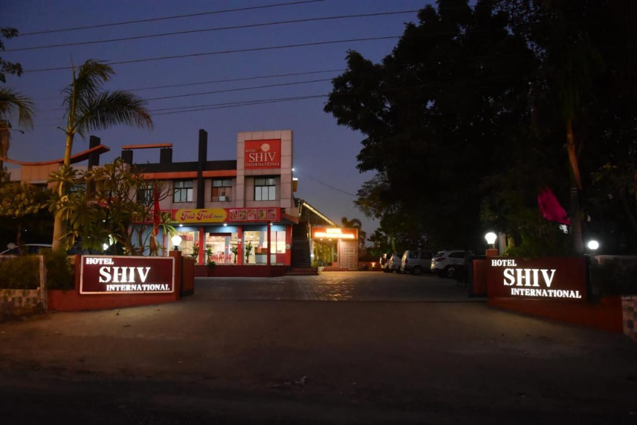 Hotel Shiv International Bhachau Dış mekan fotoğraf
