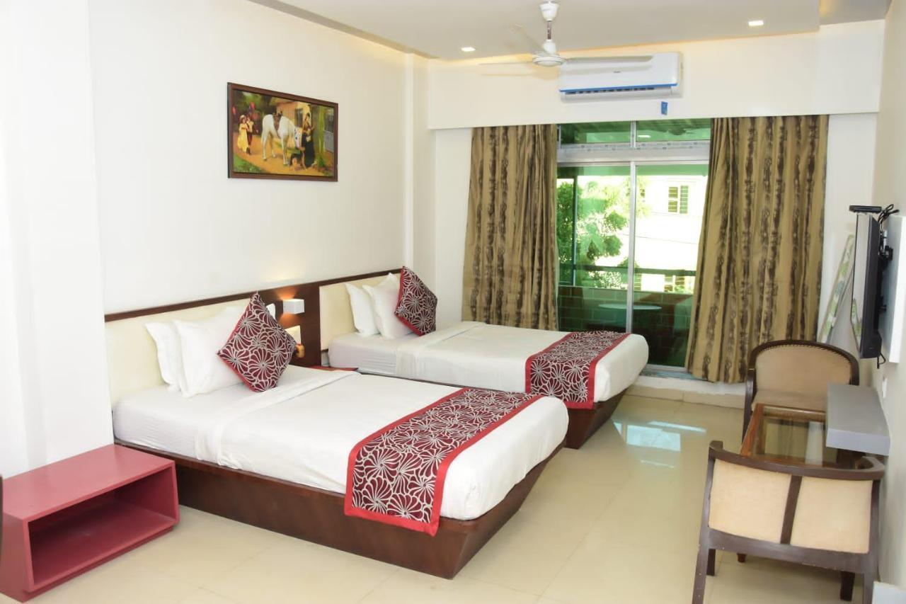 Hotel Shiv International Bhachau Dış mekan fotoğraf