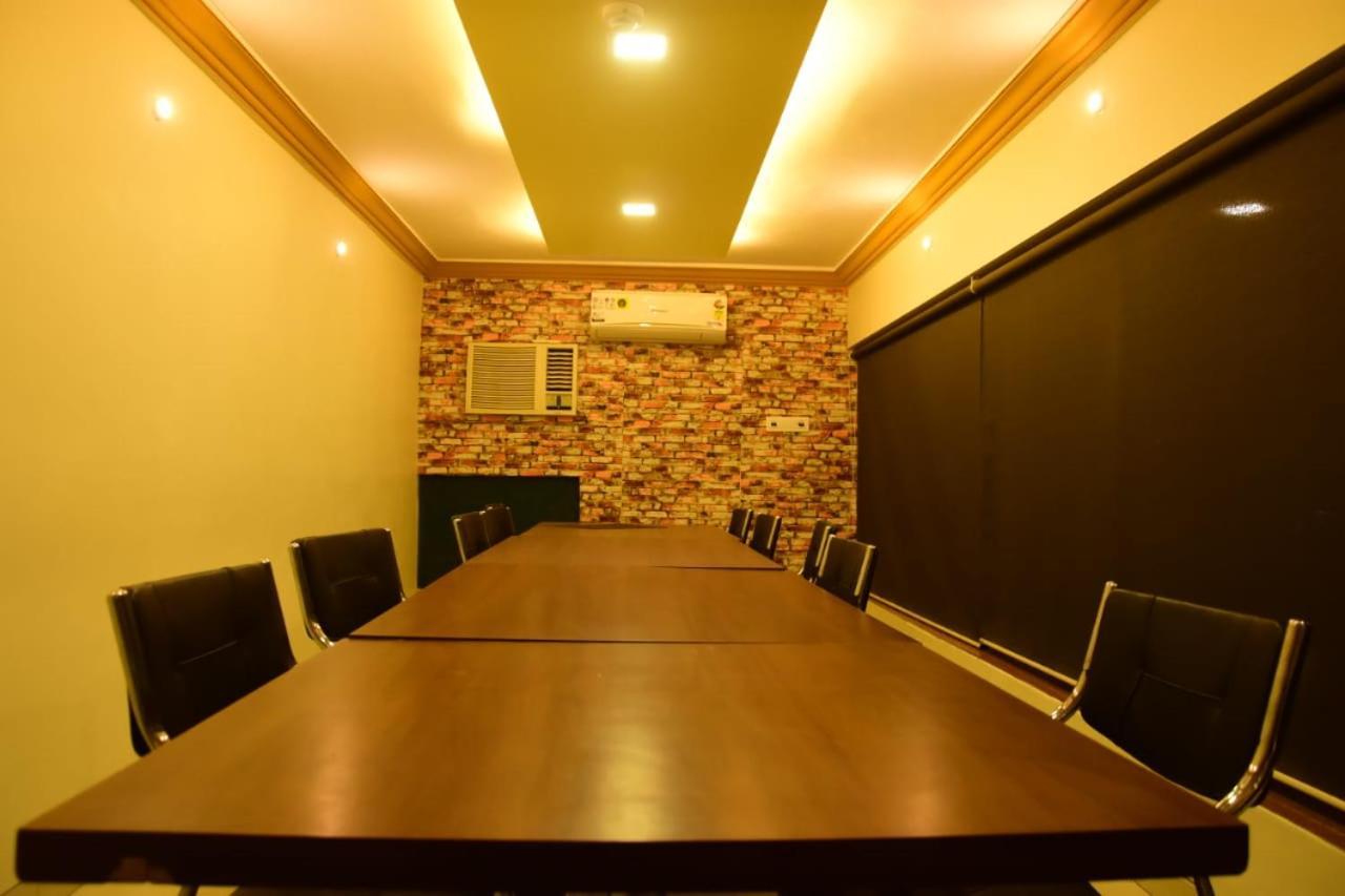 Hotel Shiv International Bhachau Dış mekan fotoğraf